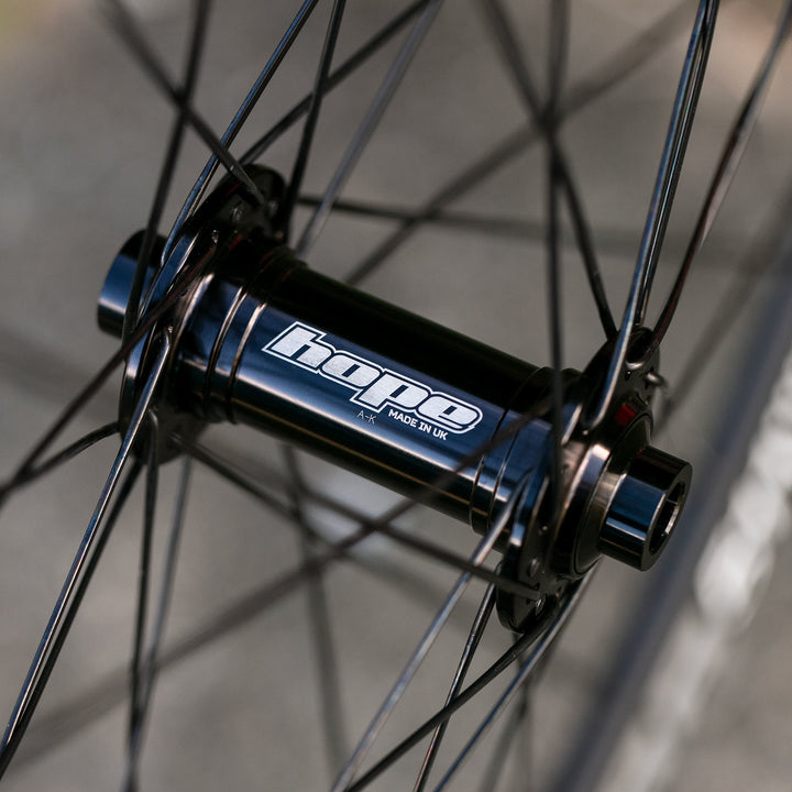 Thru-Axle Track HOPE Tech - DT Swiss RR511 Clincher Wheel - Front